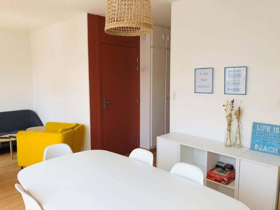 Appartement B De Charme Lumineux Нёфшатель-Ардло Экстерьер фото