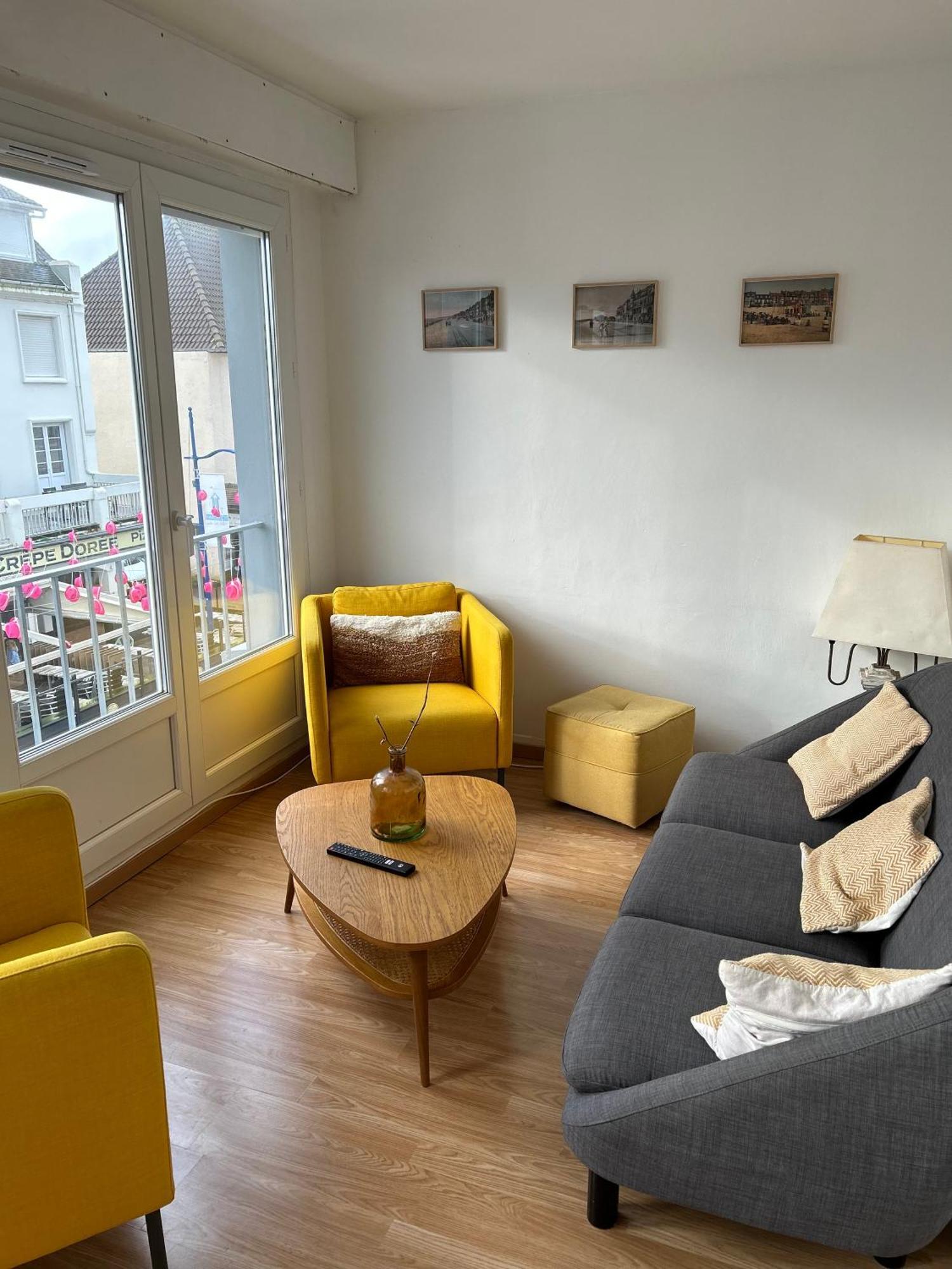 Appartement B De Charme Lumineux Нёфшатель-Ардло Экстерьер фото